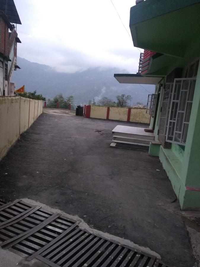 Hotel Mandar Gangtok Esterno foto